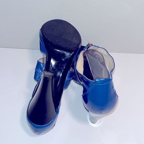 Michael Kors blue leather caged zippered 4” heels - Picture 4 of 6